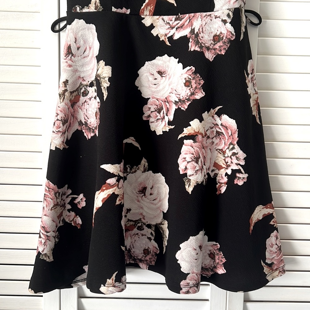 SUMMER FLORAL DRESS - Picture 3 of 6